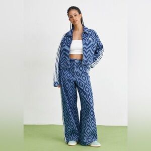 NWT $120 Adidas Originals x Farm Rio Size 23 Blue Denim Printed Track Pant Jeans
